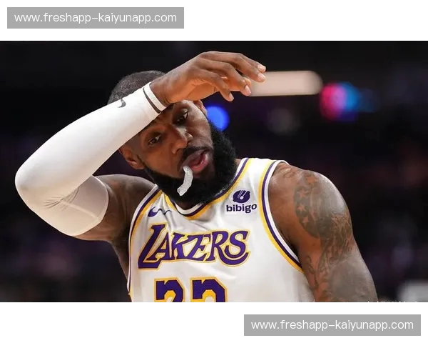 圣殿之巅的红金交响：骑士与湖人的圣诞史诗，不仅仅是篮球